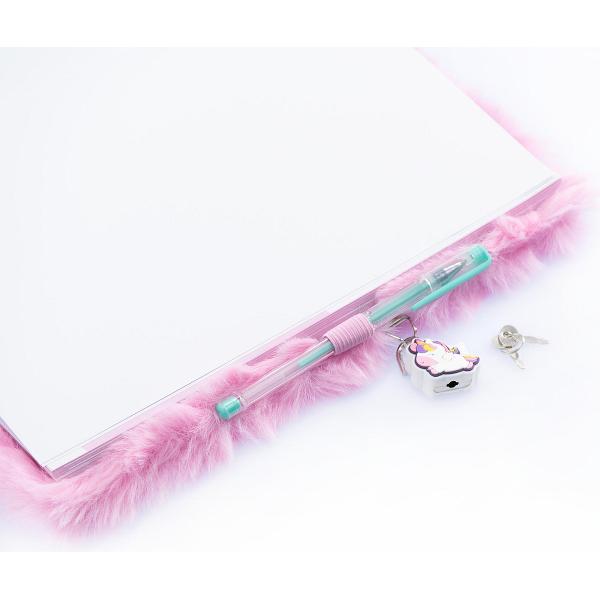 Planner gigant cu coperta pufoasa si poseta detasabila: Girabrilla unicorn