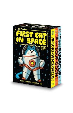 Poza produsului The First Cat in Space 3-Book Box Set: A Graphic Novel Collection: The First Cat in Space Ate Pizza, the First Cat in Space and the Soup of Doom, the - Mac Barnett