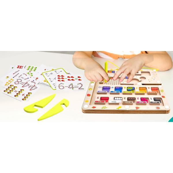 Joc labirint magnetic de clasificare a culorilor