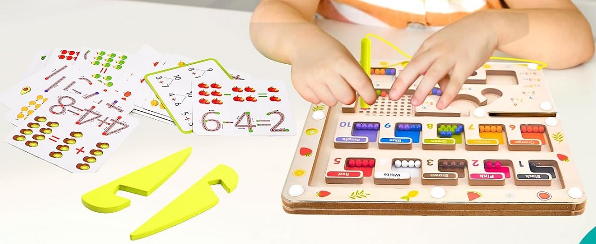 Joc labirint magnetic de clasificare a culorilor