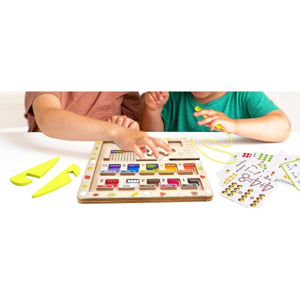 Joc labirint magnetic de clasificare a culorilor