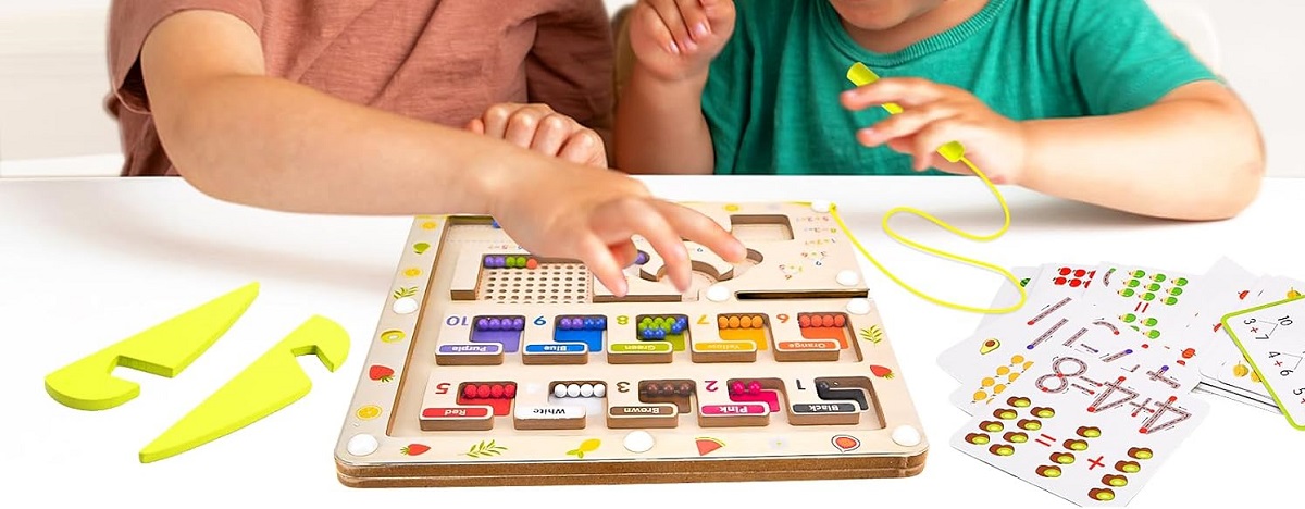 Joc labirint magnetic de clasificare a culorilor