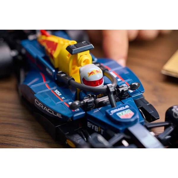 Lego Speed Champions: Masina de curse F1. Oracle Red Bull Racing