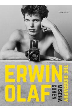 Coperta cărții 'Erwin Olaf: The Biography - Mischa Cohen'
