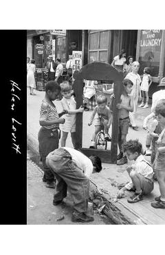 Coperta cărții 'Helen Levitt - Joshua Chuang'