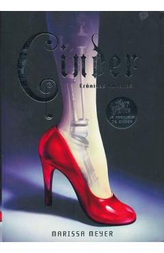 Coperta cărții 'Cinder: Crónicas lunares - Marissa Meyer'