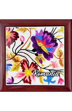 Imaginea produsului 'Cutie bijuterii din lemn. Flori bordate'