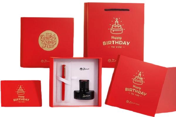 Set Happy Birthday: Stilou rosu + calimara cerneala