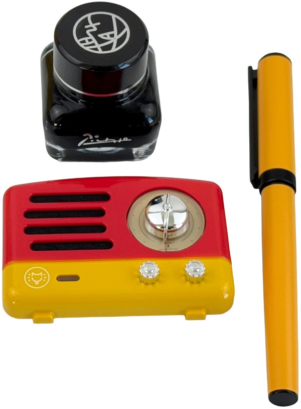 Imaginea produsului 'Set: Stilou + călimară + difuzor în geantă metalică'