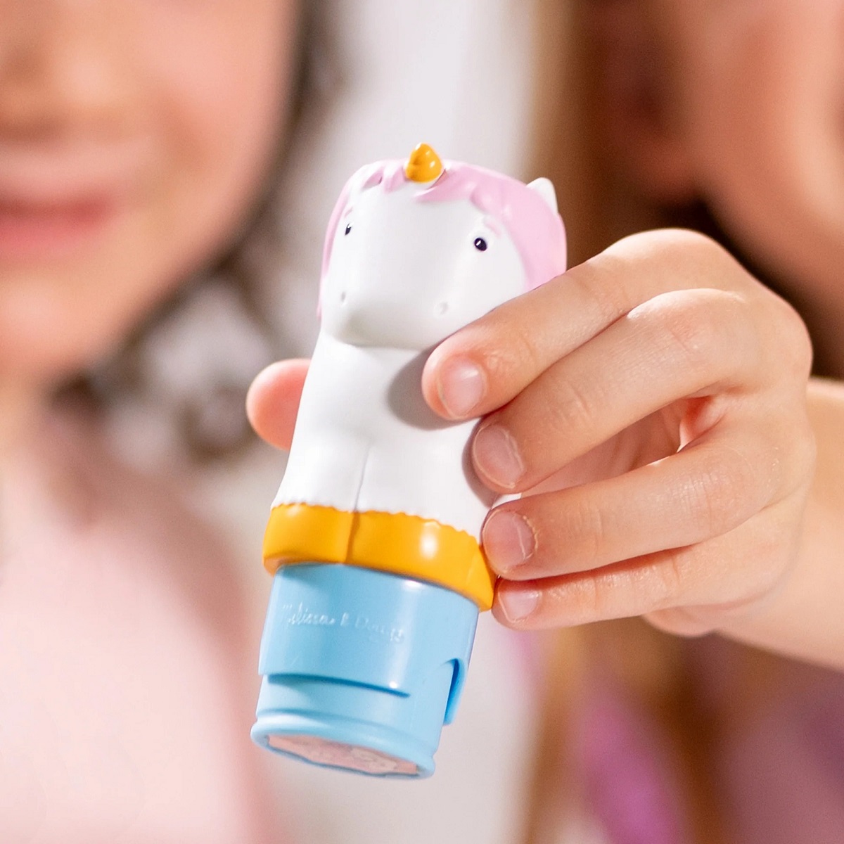 Imaginea produsului 'Set de joacă autocolante și ștampilă: Sticker Wow. Unicorn'