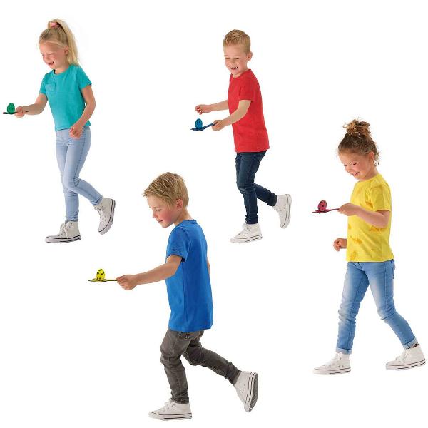 Joc de petrecere: Cursa cu oua de dinozauri