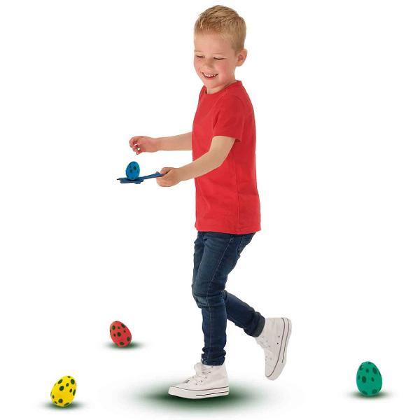 Joc de petrecere: Cursa cu oua de dinozauri