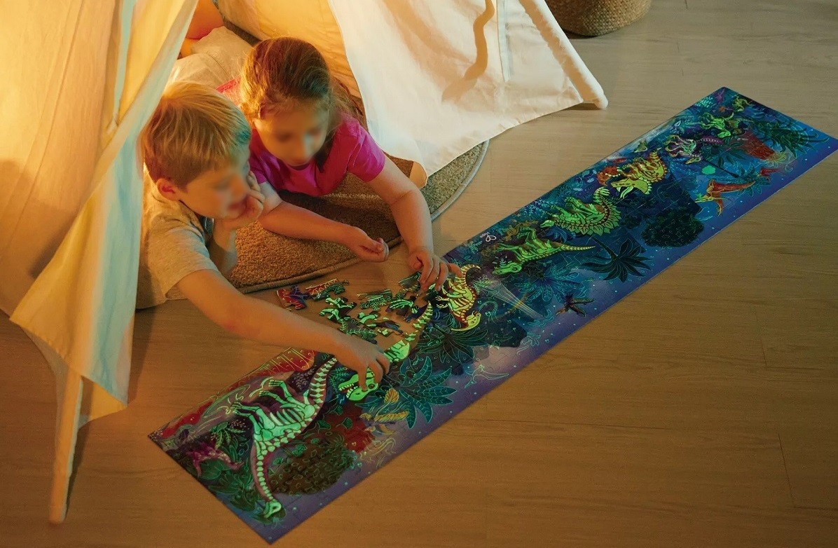 Imaginea produsului 'Puzzle fotoluminescent. Dinozauri'