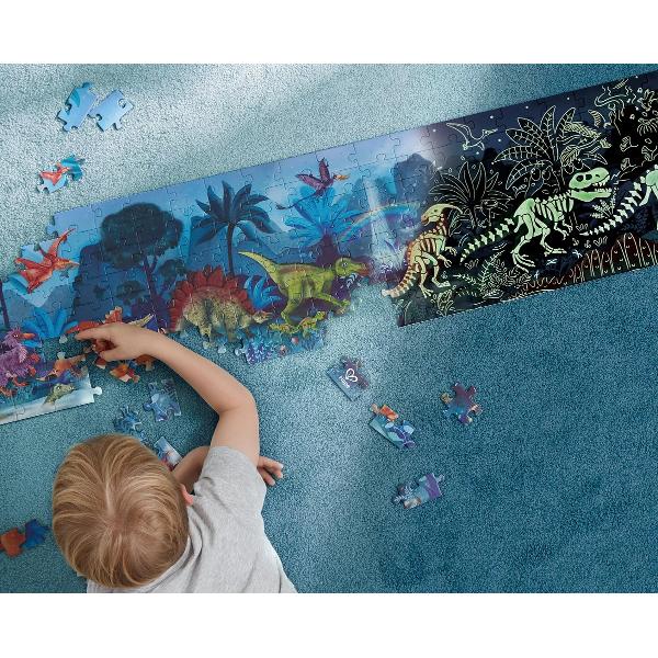 Puzzle fotoluminescent. Dinozauri