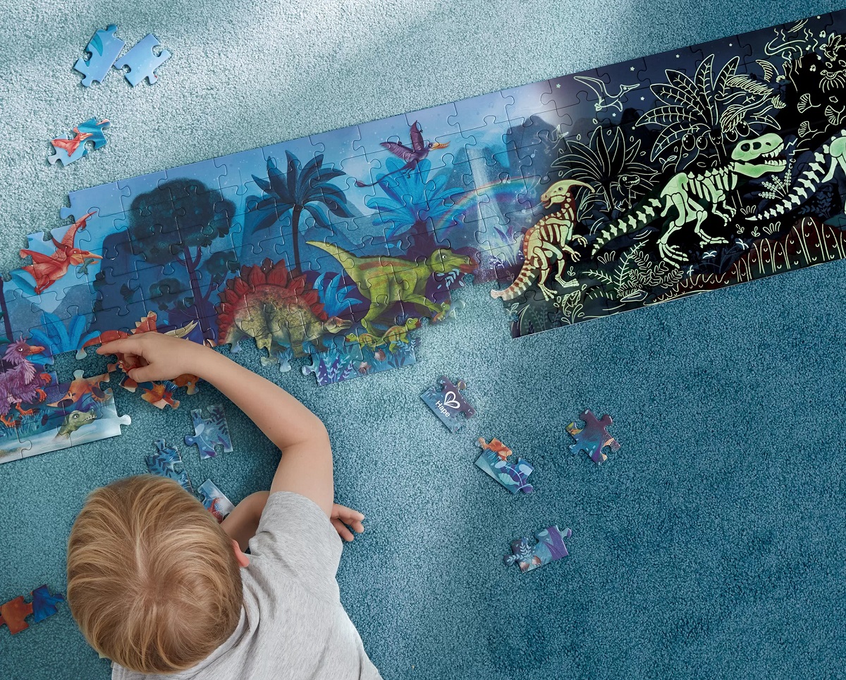 Imaginea produsului 'Puzzle fotoluminescent. Dinozauri'