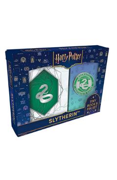 Coperta cărții 'Harry Potter: Slytherin Tiny Book and Pin Set -'