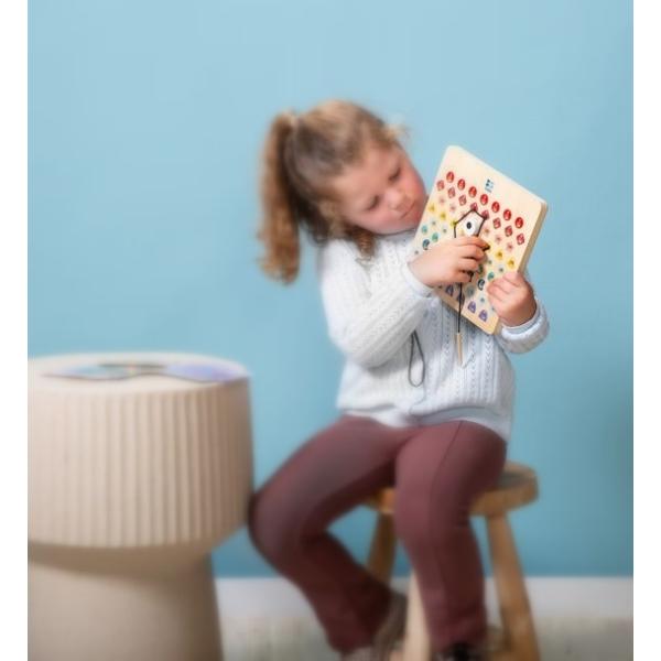 Joc educativ: Coase dupa cod