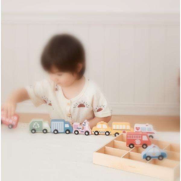 Set vehicule de oras in cutie de depozitare