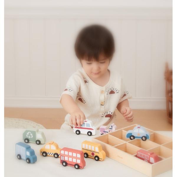 Set vehicule de oras in cutie de depozitare