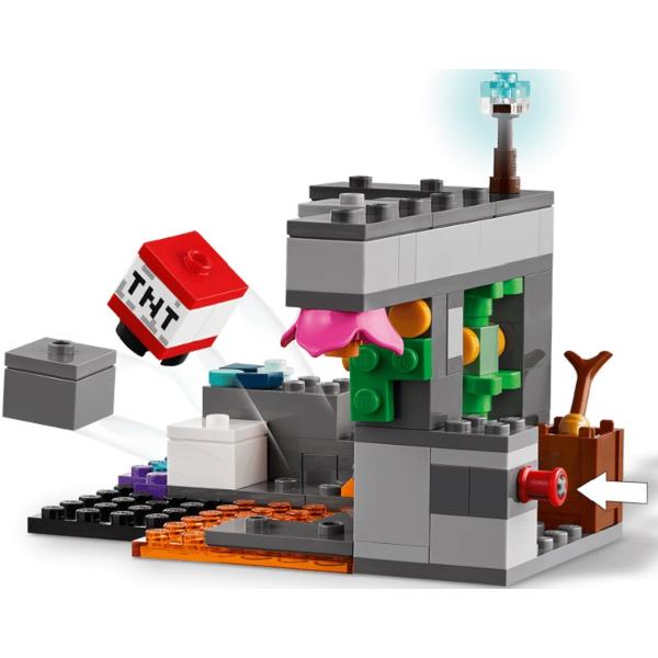 Lego Minecraft: Intalnirea cu Temnicerul