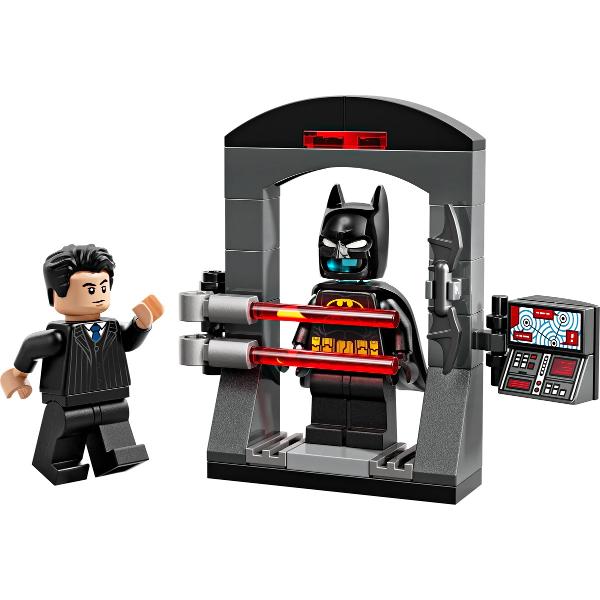 Lego Super Heroes: Batman. Bruce Wayne si Batcostumul
