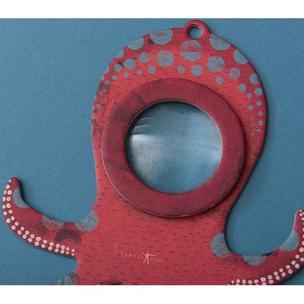 Lupa: Ochiul caracatitei