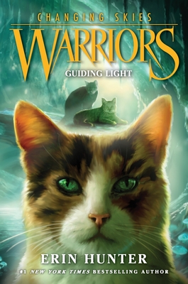 Coperta cărții 'Warriors: Changing Skies #4: Guiding Light - Erin Hunter'