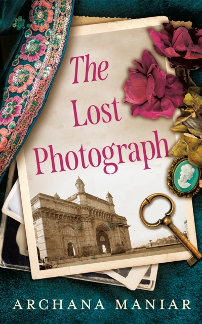 Coperta cărții 'Lost Photograph - Archana Maniar'