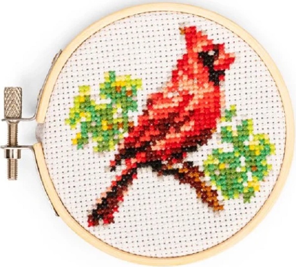 Imaginea produsului 'Mini kit de brodat: Pasăre'