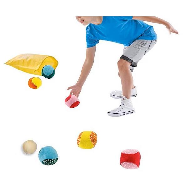 Joc de aruncat si petanque cu bile moi 