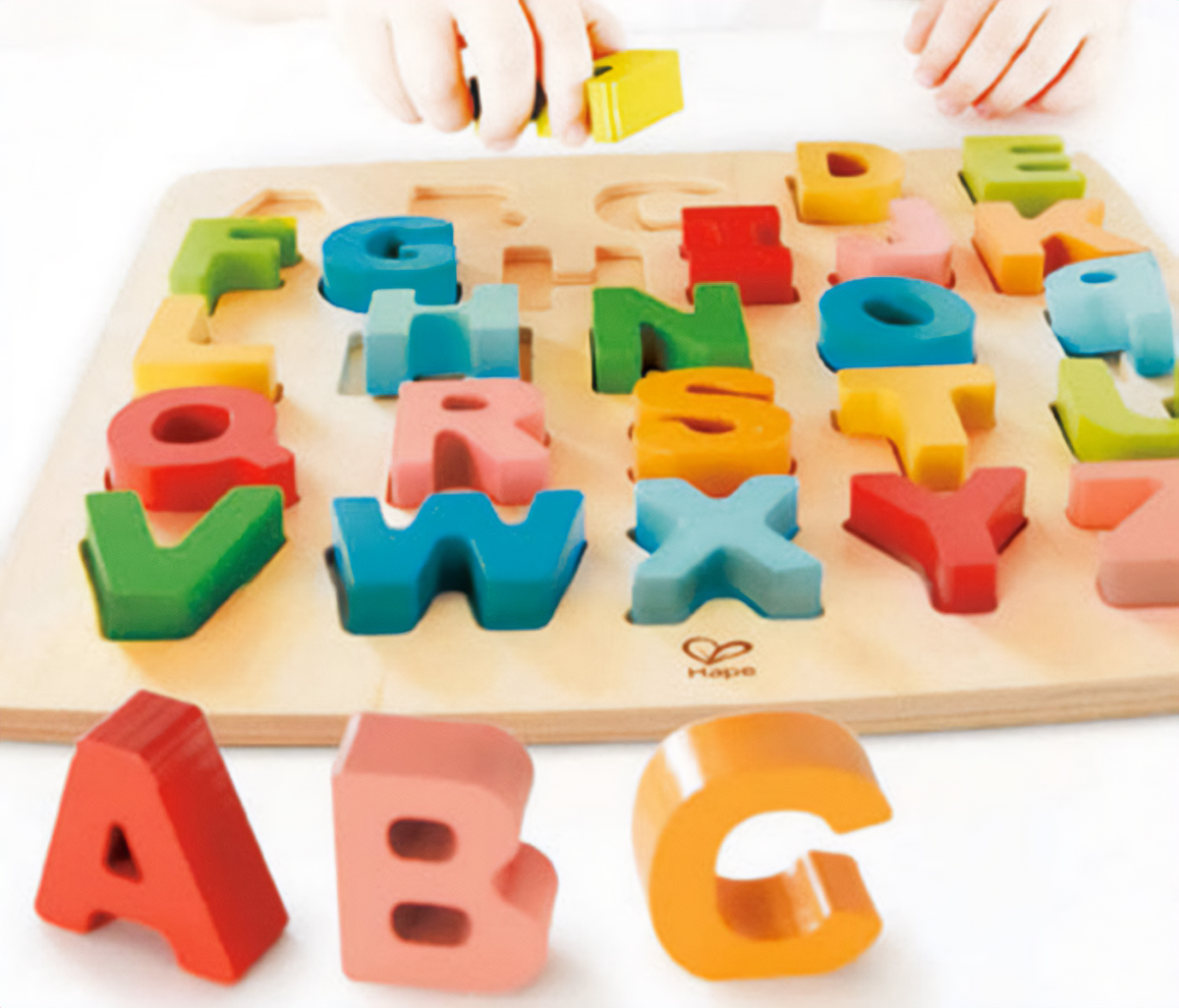 Imaginea produsului 'Puzzle din lemn: Alfabet. Litere dolofane'
