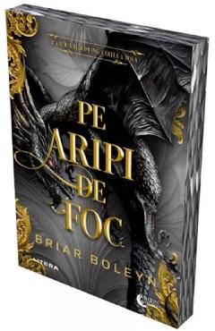 Coperta cărții 'Pe aripi de foc. Seria Academia Bloodwing Cartea 2 - Briar Boleyn'