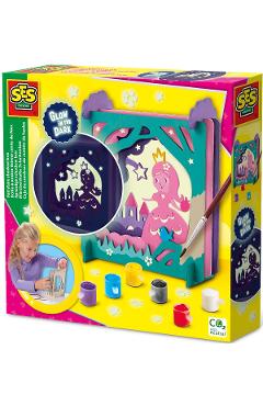 Imaginea produsului 'Set creativ: Glow in the Dark. Povești cu umbre'