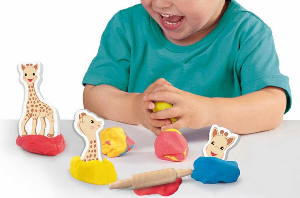 Imaginea produsului 'Animale din plastilină. Girafa Sophie'