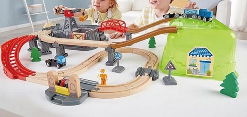Imaginea produsului 'Set de joacă: Tren construcții 50 piese'