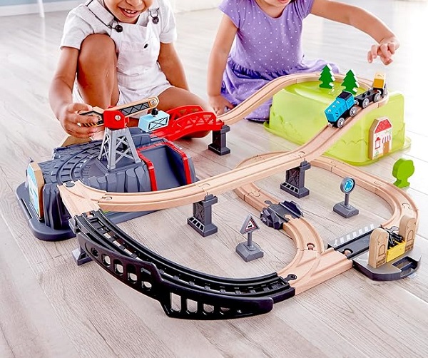 Imaginea produsului 'Set de joacă: Tren construcții 50 piese'