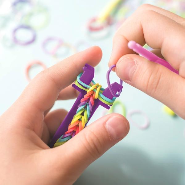 Cutie Plexi Flexi. 2400 elastice si 12 accesorii. Stitch. Portocaliu