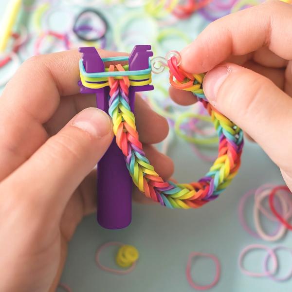 Cutie Plexi Flexi. 2400 elastice si 12 accesorii. Stitch. Portocaliu