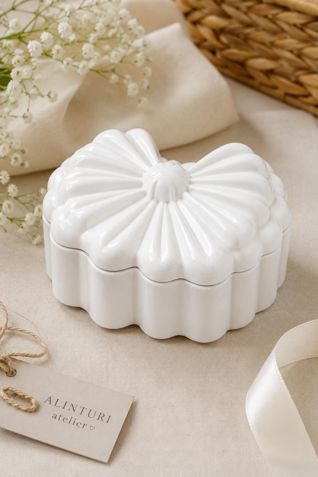 Imaginea produsului 'Kit creativ: Suport ceramic fundiță. Ceramică pentru pictat'