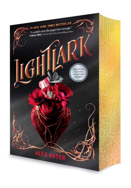 Coperta cărții 'Lightlark (The Lightlark Saga Book 1) - Alex Aster'