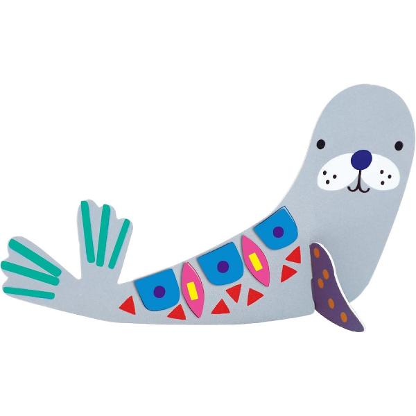 Joc creativ Stick 'N' Play cu scene 3D si stickere repozitionabile: Animale polare si marine