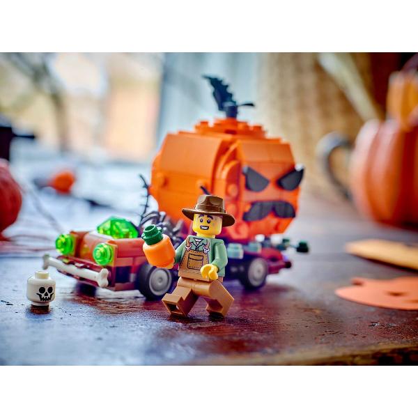 Lego. Camioneta cu dovleac sculptat