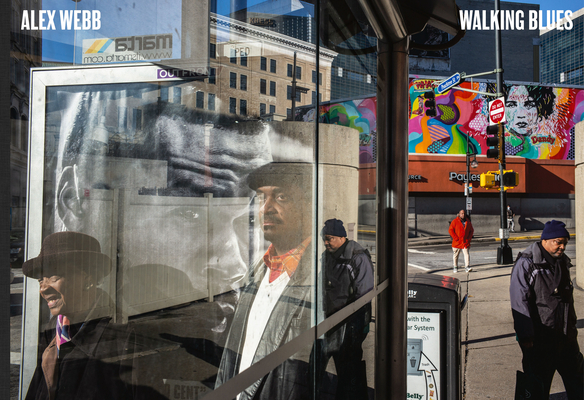 Coperta cărții 'Alex Webb: Walking Blues: Photographs from Us Cities, 2010-2025 - Alex Webb'