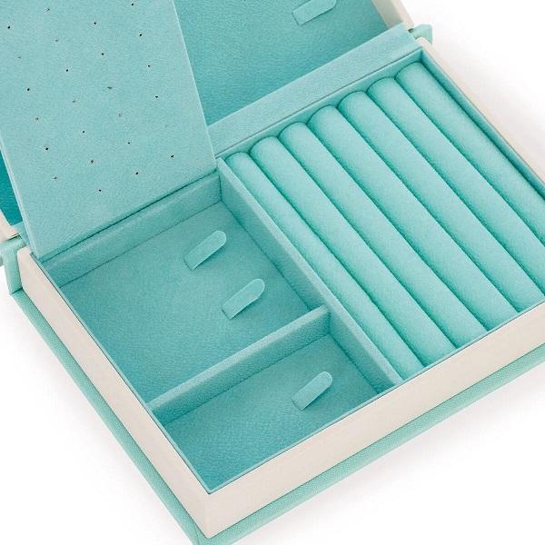Cutie de bijuterii in forma de carte: Bling Book