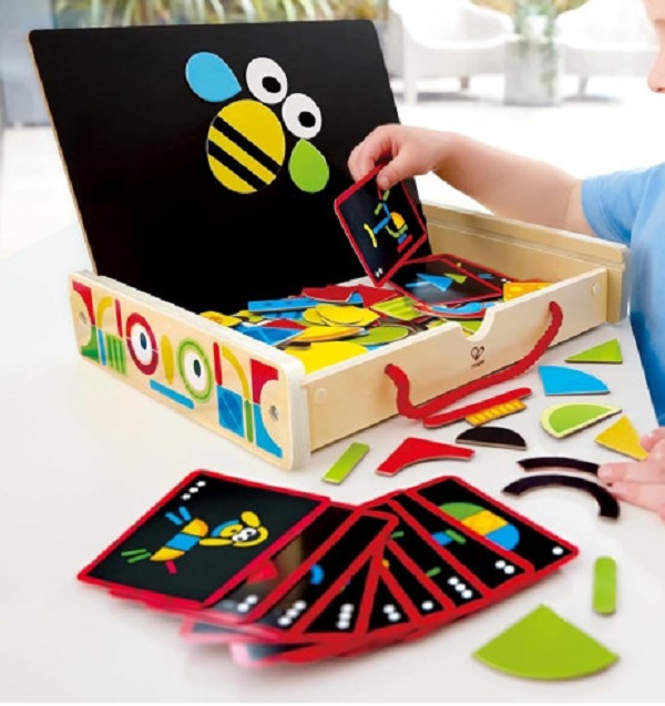Imaginea produsului 'Jucărie din lemn: Cutie de artă magnetică'