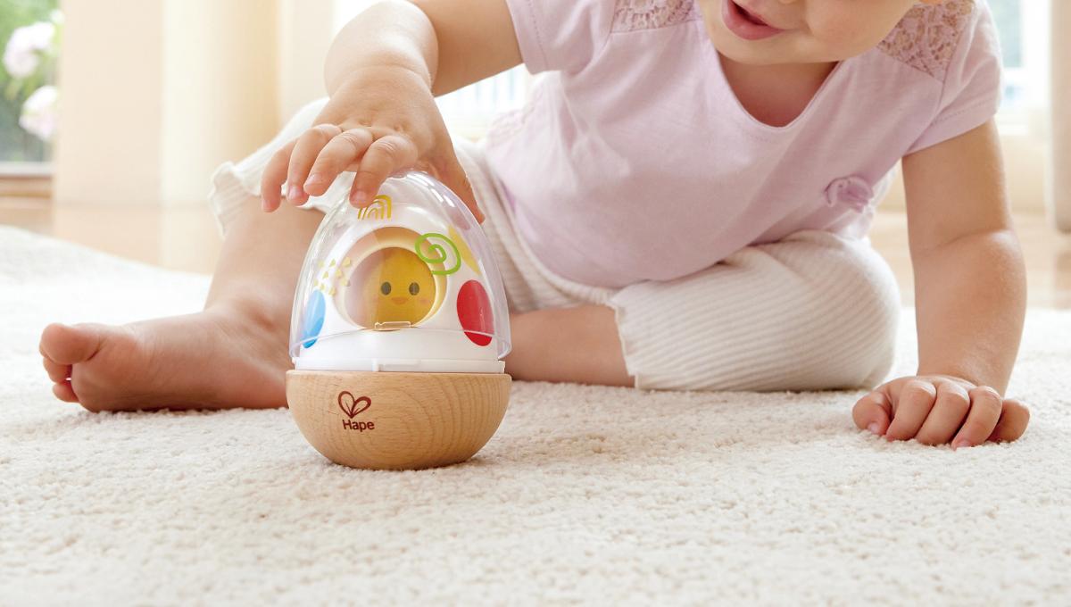 Imaginea produsului 'Jucărie din lemn: Hopa Mitică. Pui în ou'