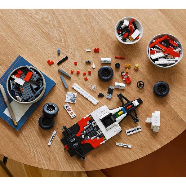 Lego Icons. McLaren MP4/4 si Ayrton Senna