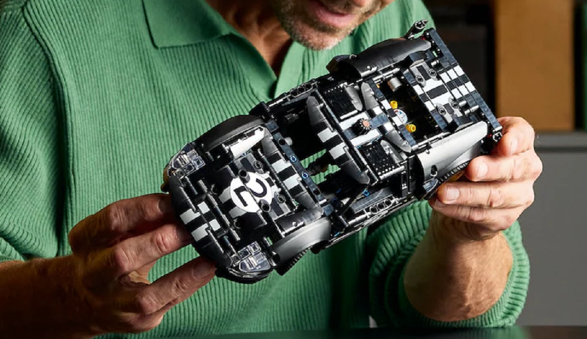 Imaginea produsului 'Lego Technic. Mașină de curse 1966 Ford GT40 MK II'
