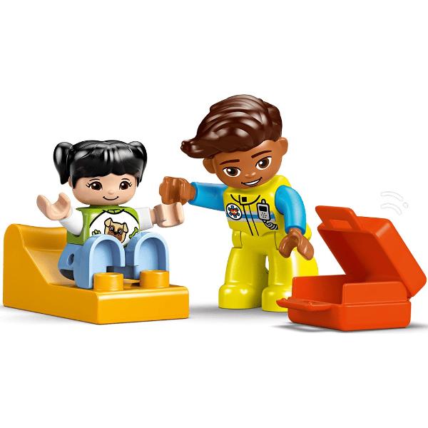 Lego Duplo: Ambulanta si sofer