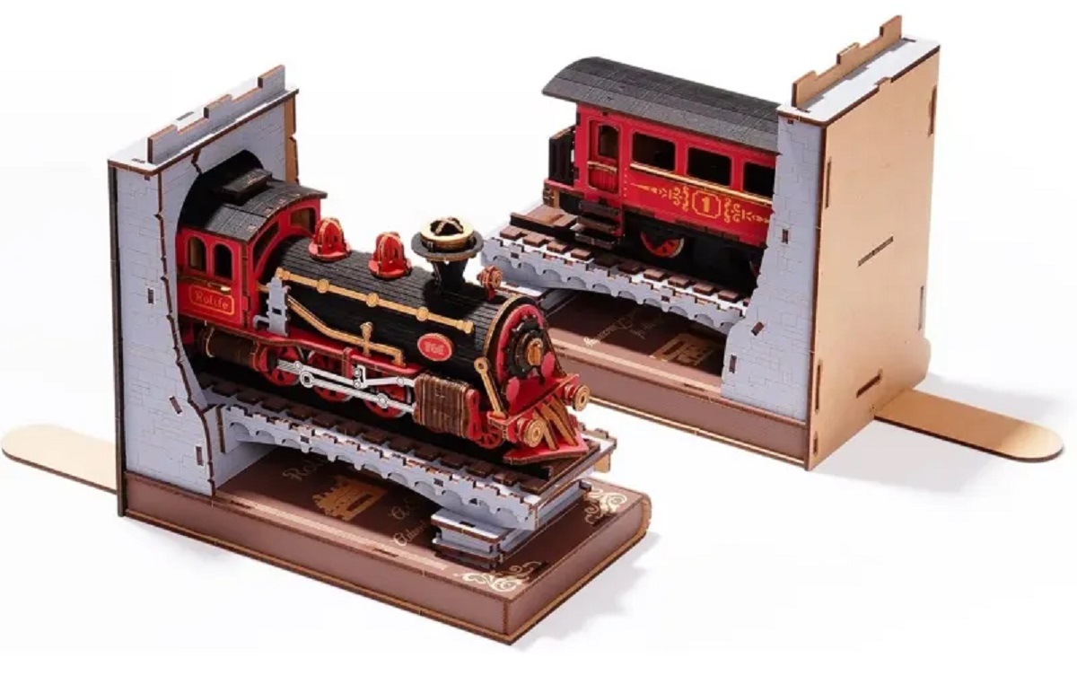 Imaginea produsului 'Puzzle 3D DIY Book Nook and Wonderland: Century Train'
